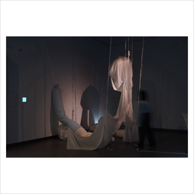 「月の雫をなぞる」（2024年）